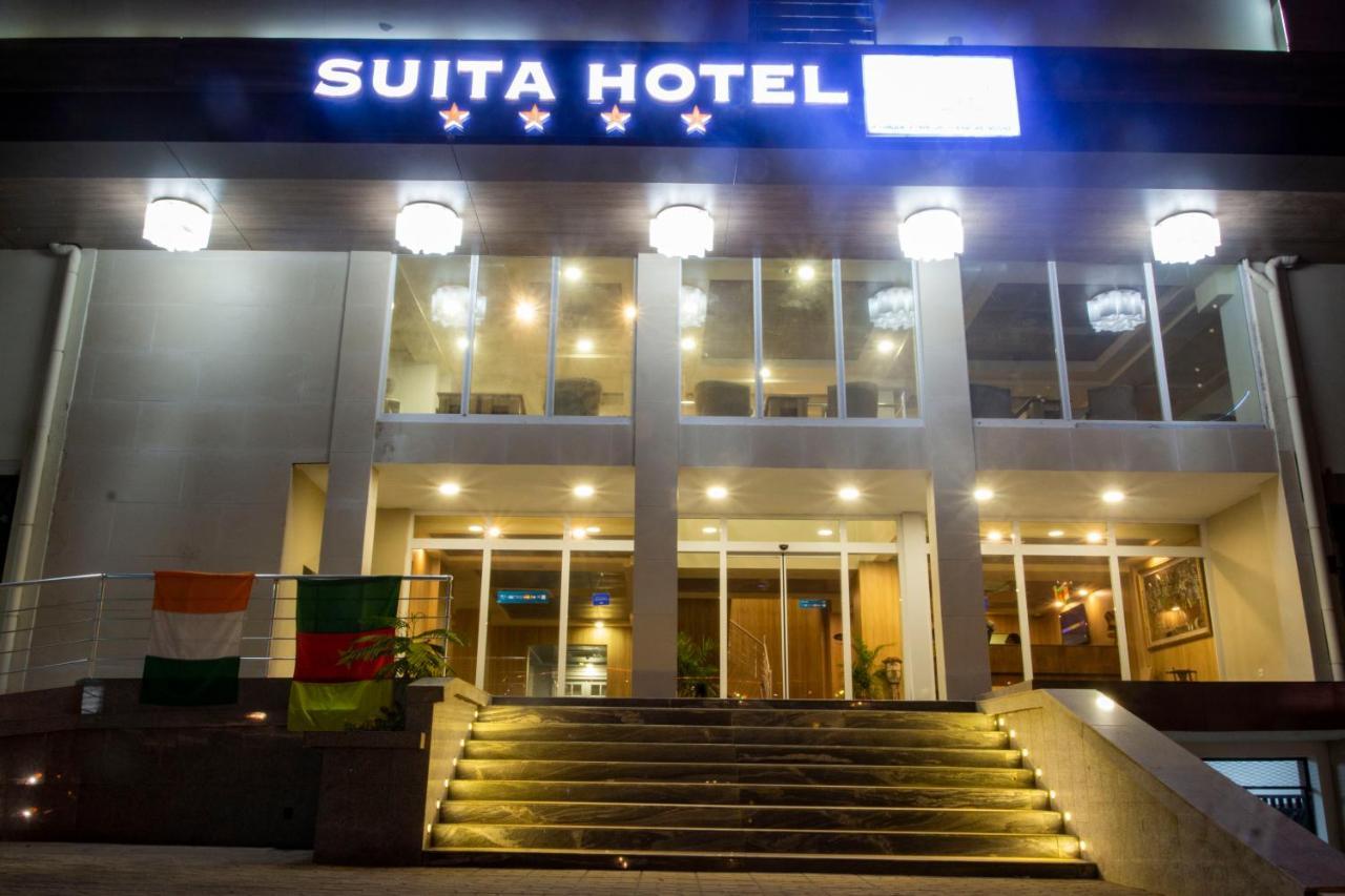 Suita Hotel Яунде Екстер'єр фото